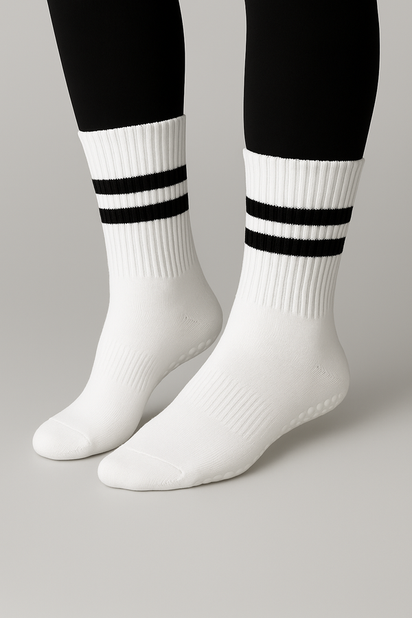 Calcetines deportivos con agarre de balance de blancos